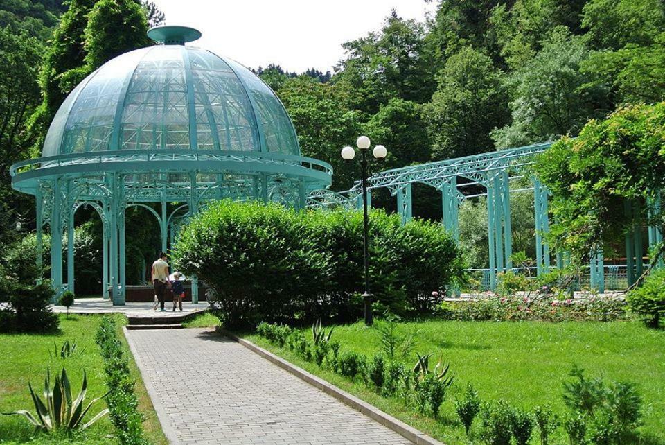 Apart-Otel Nino Borjomi Exterior photo